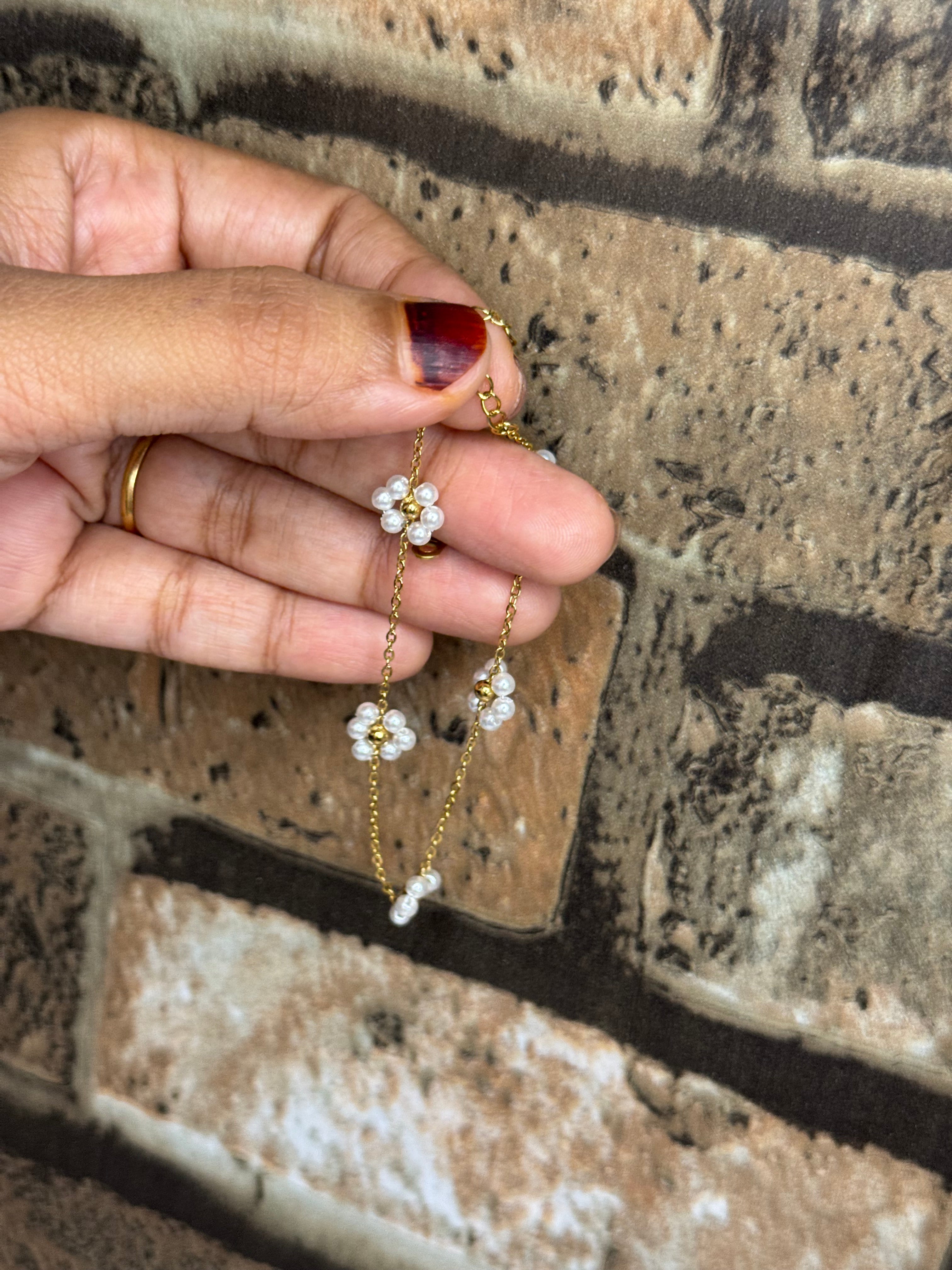 Daisey Pearl Bracelet