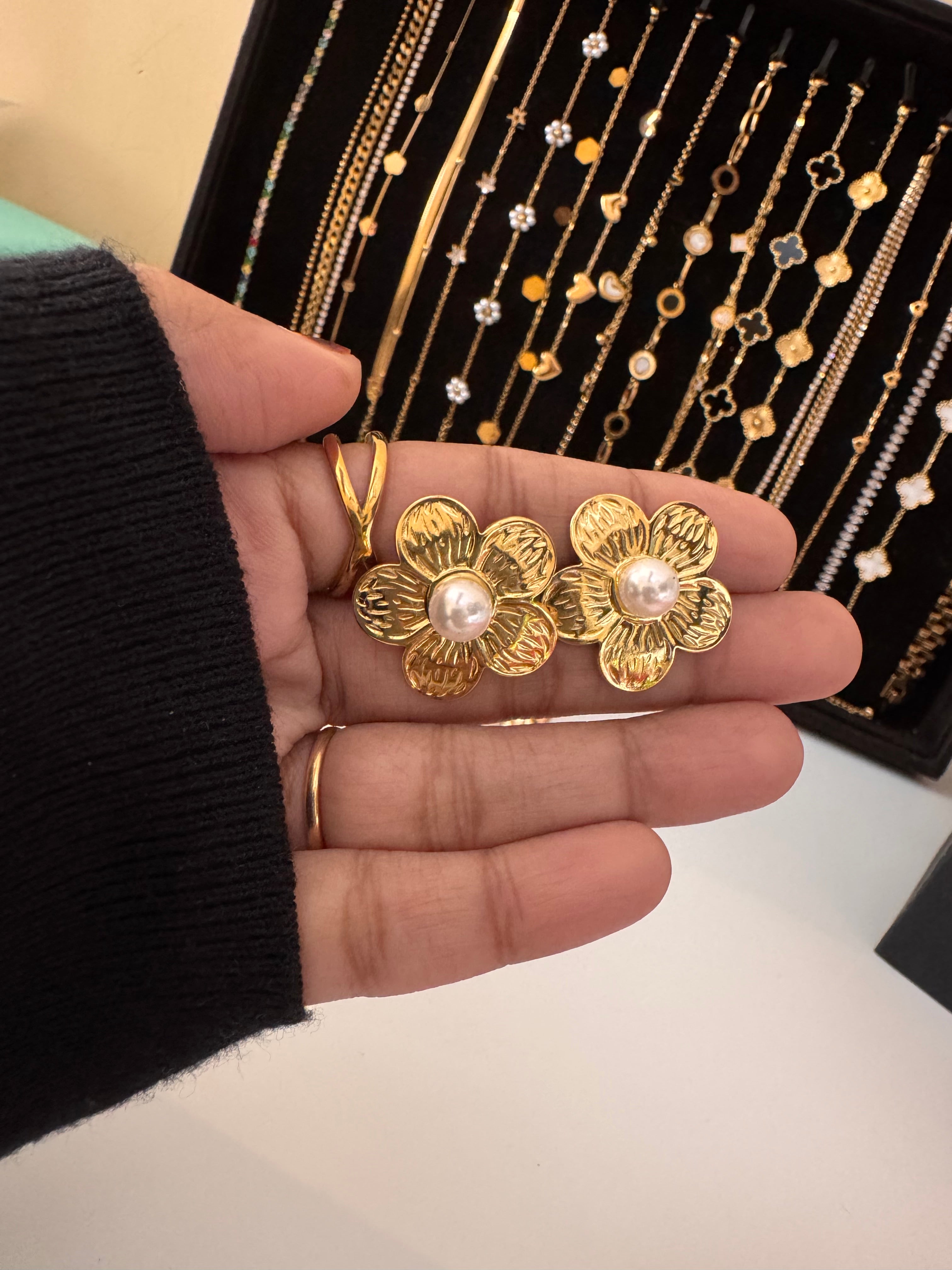 Golden Pearls Studd Earings