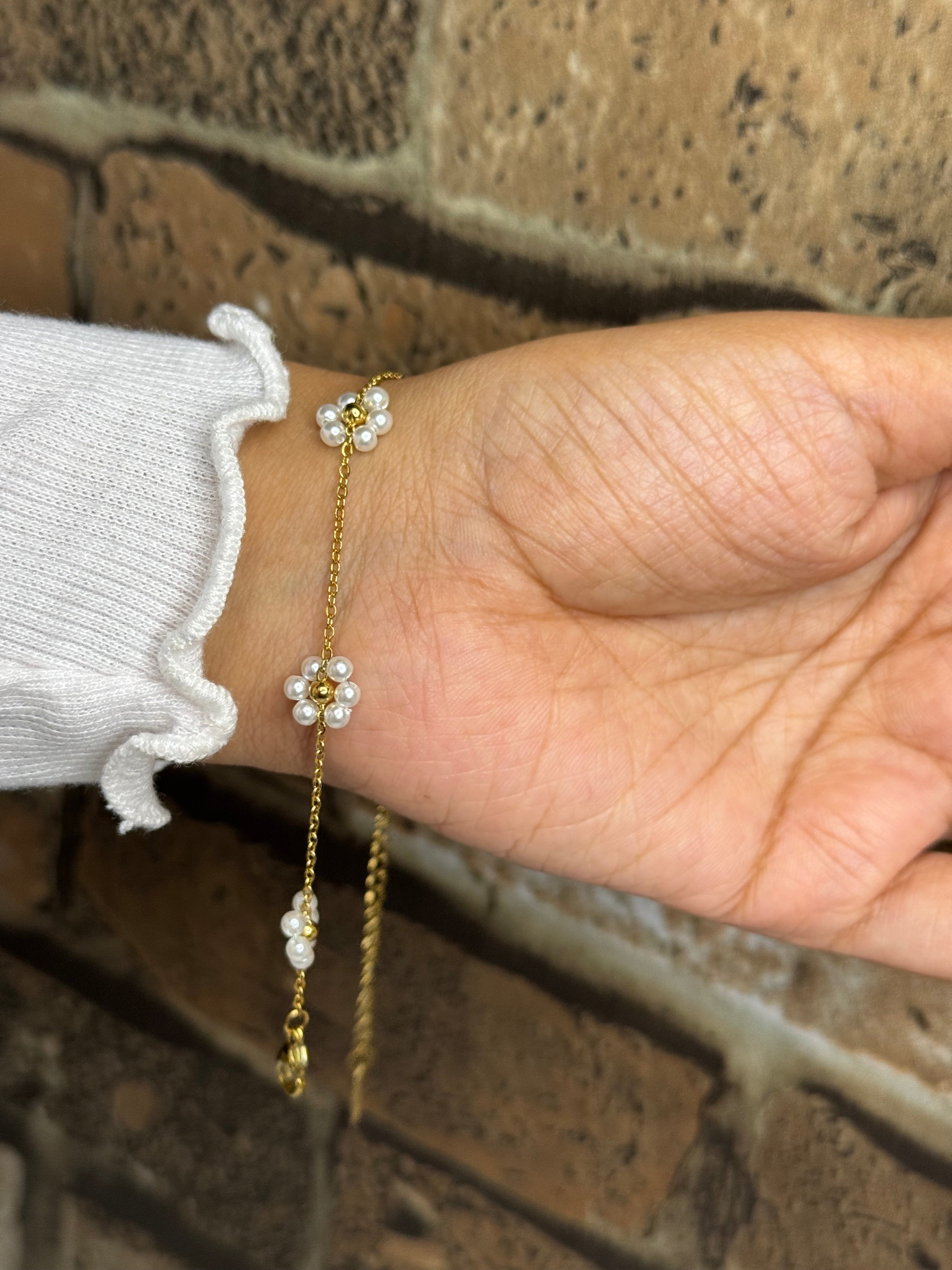 Daisey Pearl Bracelet